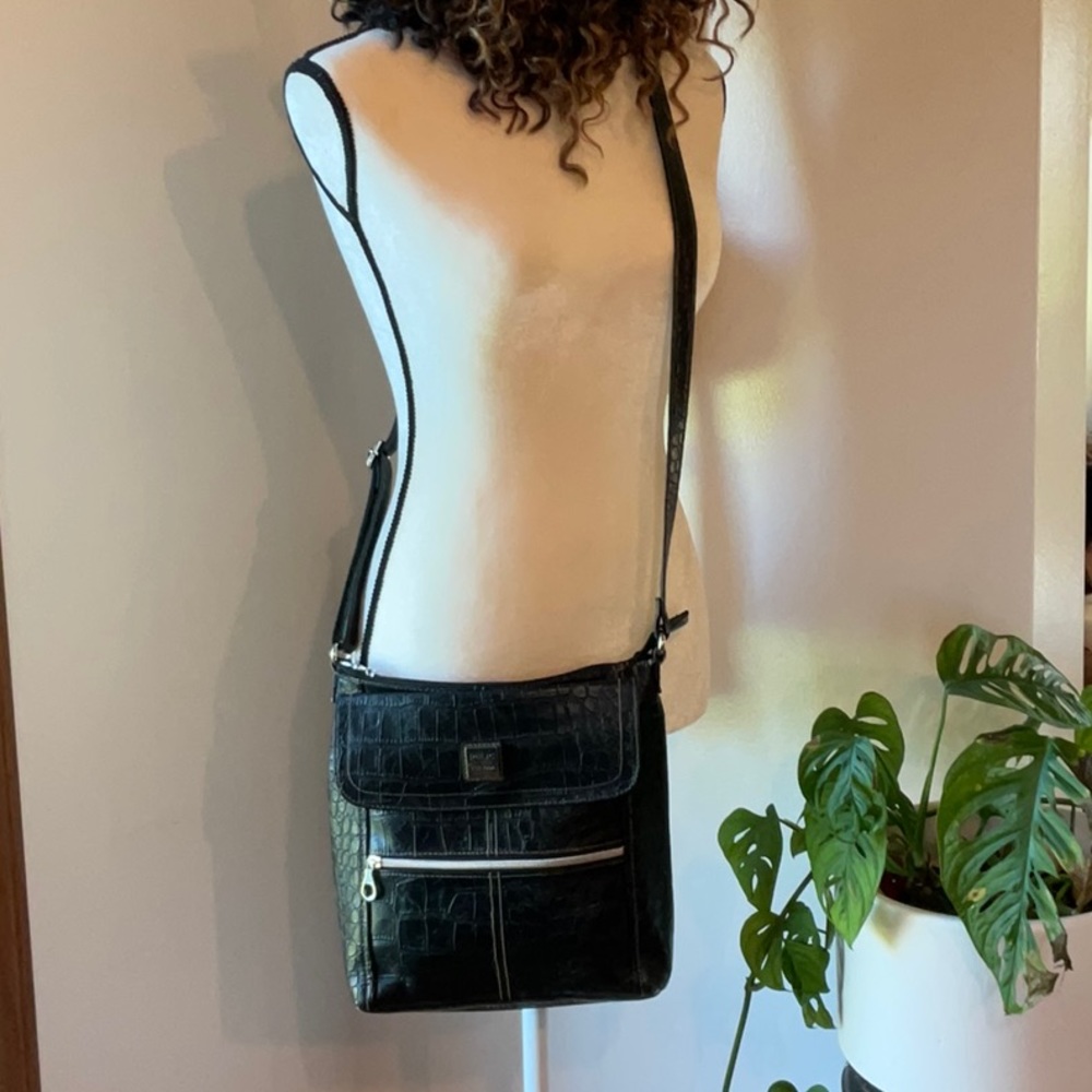 Relic By Fossil Black Croc Embossed Design - image 1